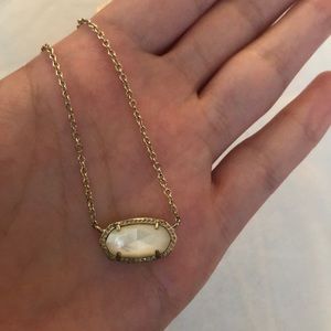 Kendra Scott necklace